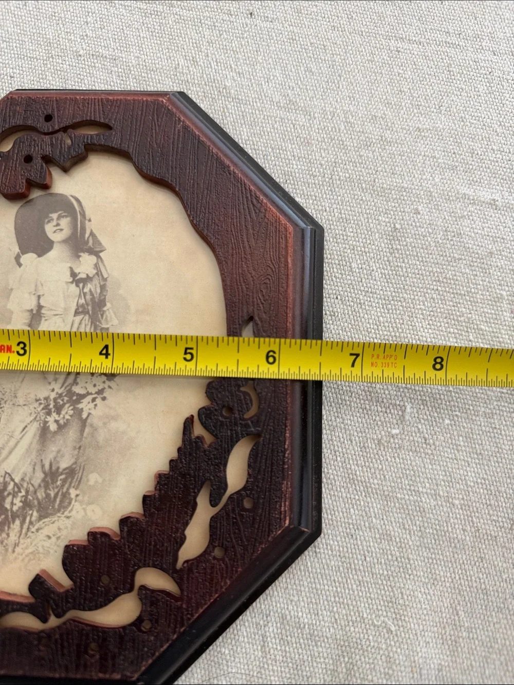 VTG Faux Wood Octagon Ornate Floral Cutout Picture Frame
